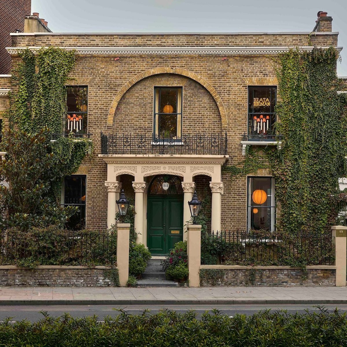 188 HAMMERSMITH ROAD, LONDON | BEATA HEUMAN HQ | SOCKETS & SWITCHES SUPPLY - DYKE & DEAN