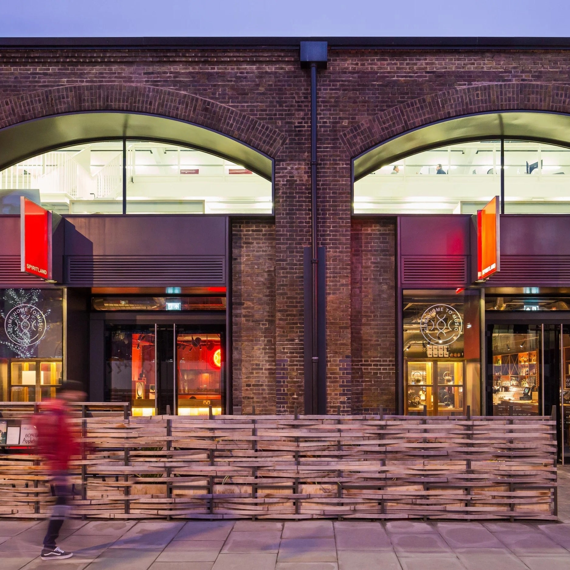 SPIRITLAND, KINGS CROSS, LONDON | LIGHTING BY DYKE & DEAN | DESIGN BY FRAHER | PHOTOGRAPHY BY ADAM SCOTT