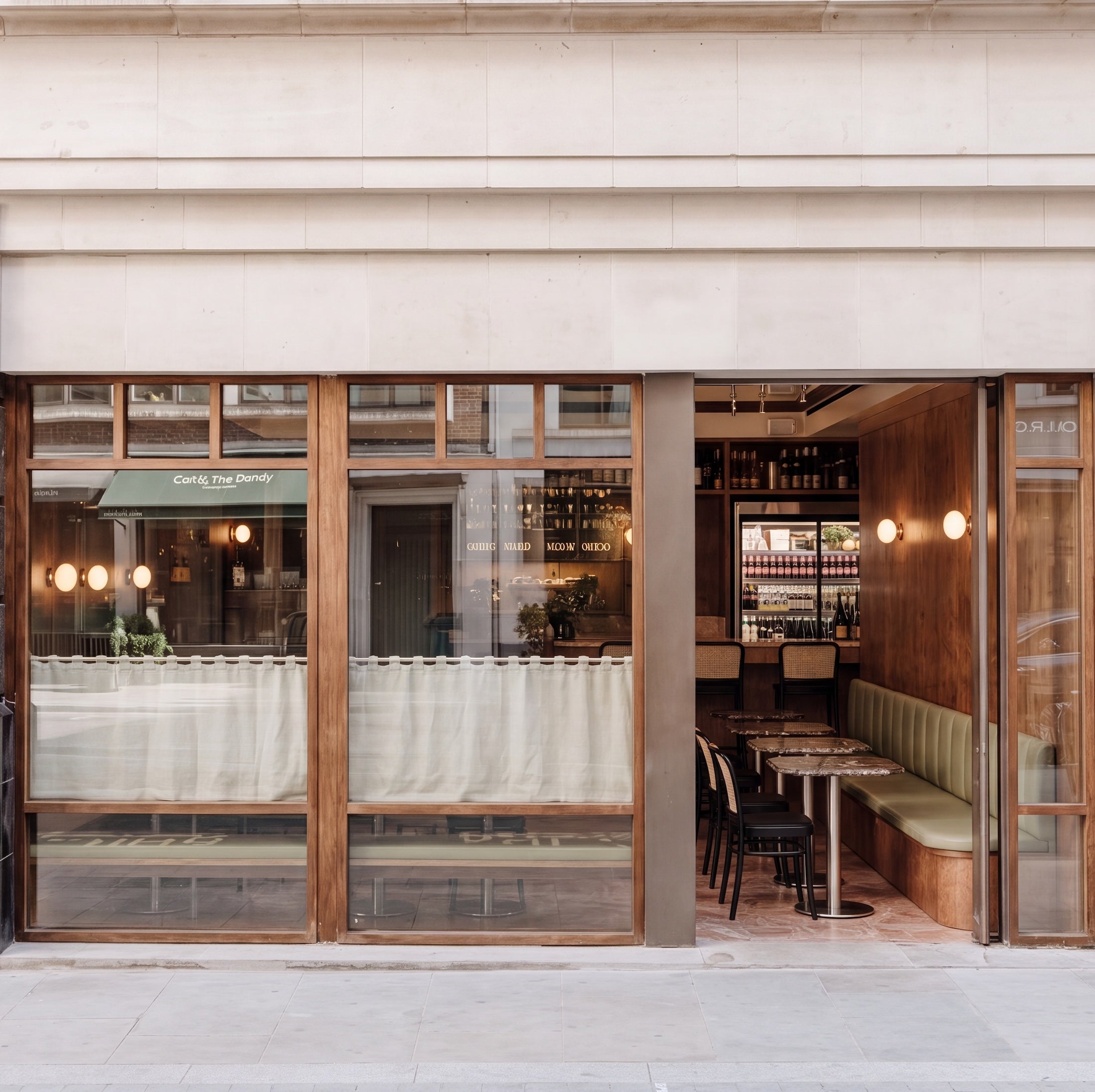 DOROTHY'S SAVILLE ROW, MAYFAIR | SEATING BY DYKE & DEAN | DESIGN BY WENDOVERPARTNERS | PHOTOGRAPHY BY ANIA SMOLIAKOVA & FRED HOWARTH