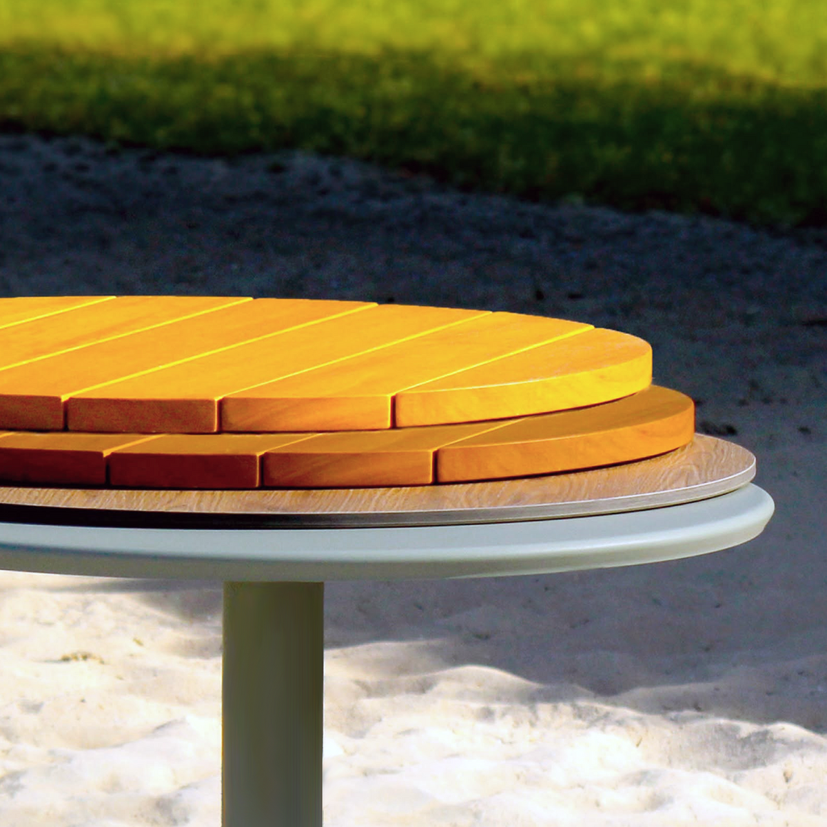 ADICO PLANA ROUND FOLDING TABLE STEEL
