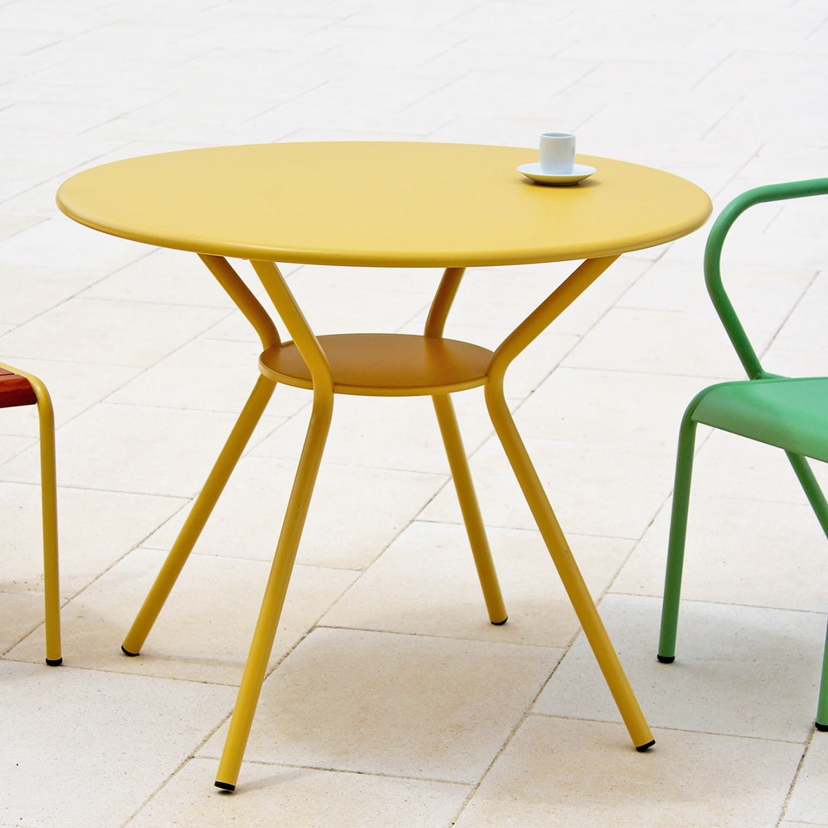 ADICO ALVA ROUND TABLE
