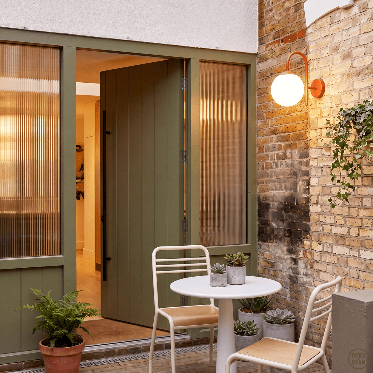 ARC WALL LIGHT SMALL GLOBE - DYKE & DEAN
