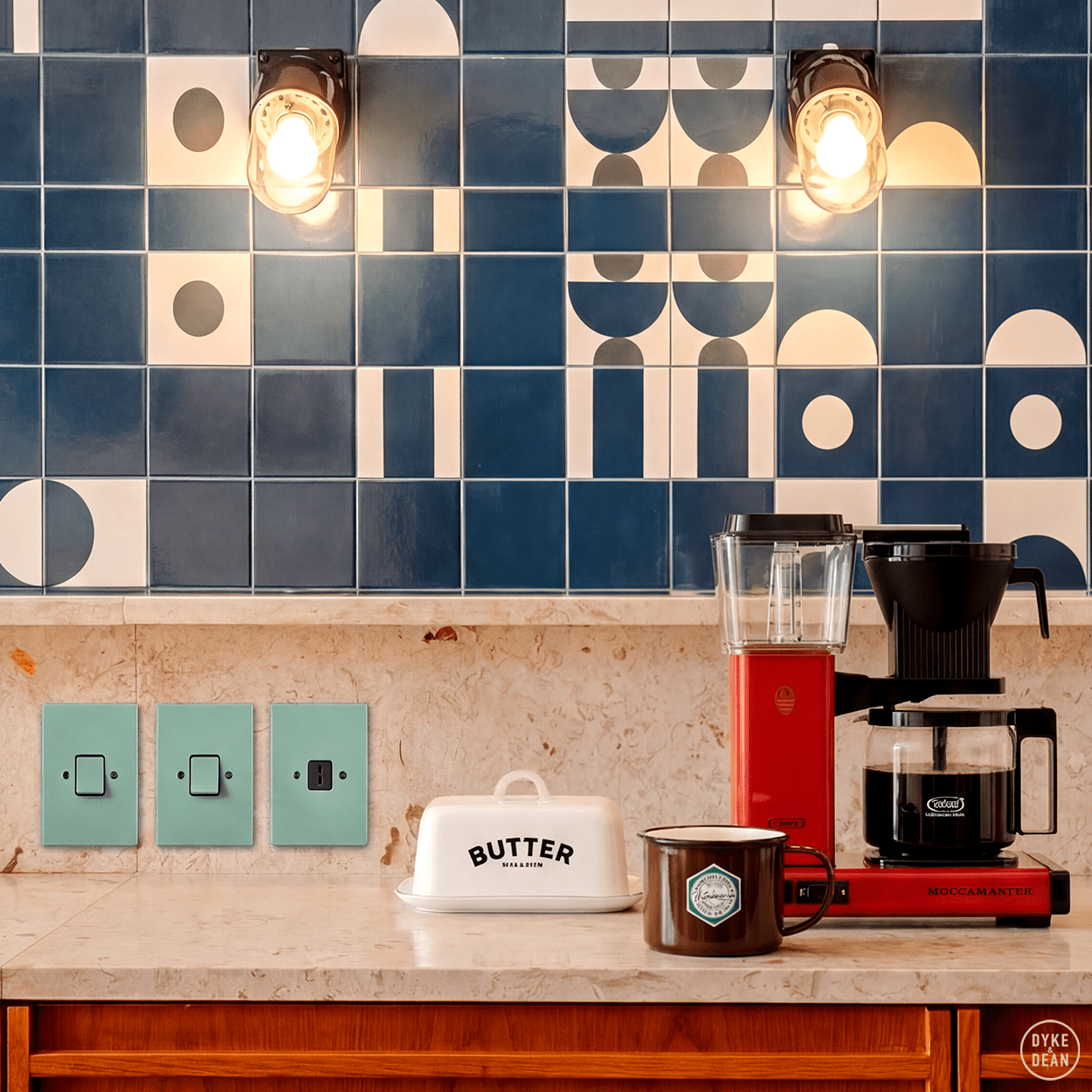 KATY PATY PORCELAIN PLATE WALL MOTION SENSOR MINT GREEN - DYKE & DEAN