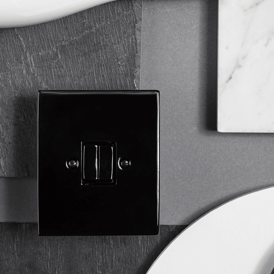 KATY PATY PORCELAIN PLATE WALL SOCKET MATTE BLACK PC/USB - DYKE & DEAN