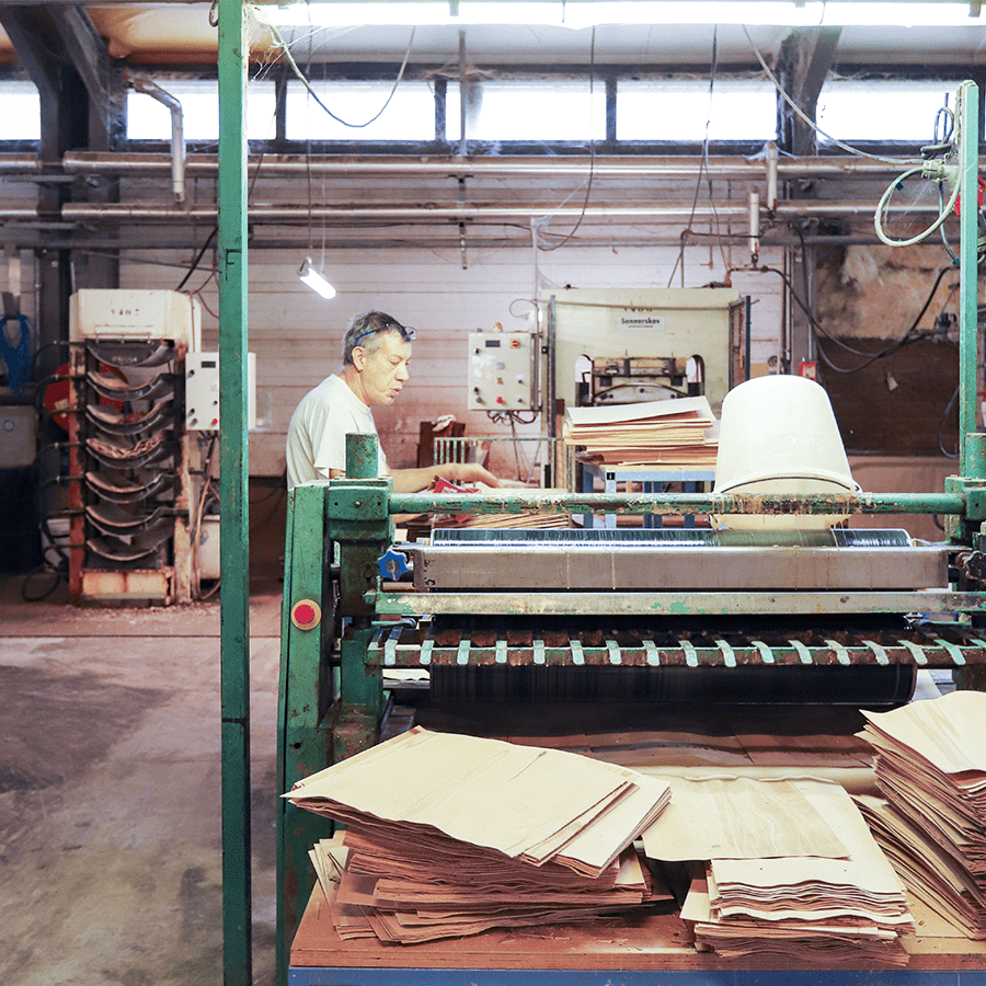 LA CHAISE FRANCAISE H10 CHAIR CHERRY RED - DYKE & DEAN