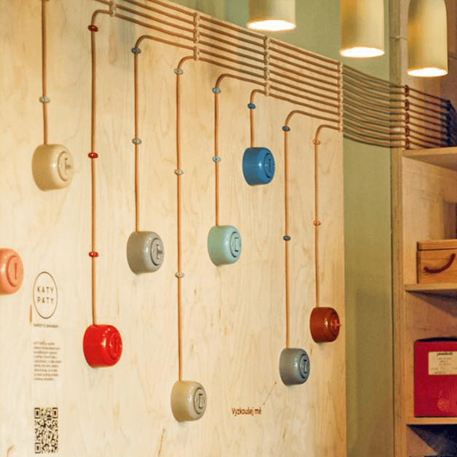 PORCELAIN KATY PATY COLONA ROUND SURFACE MOUNTED USA 15AMP SOCKET BLACK - DYKE & DEAN