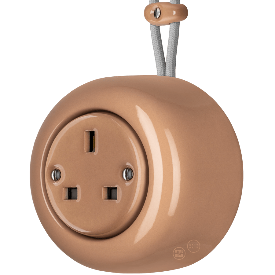 PORCELAIN ROUND SURFACE MOUNTED UK SOCKET DERMA - DYKE & DEAN