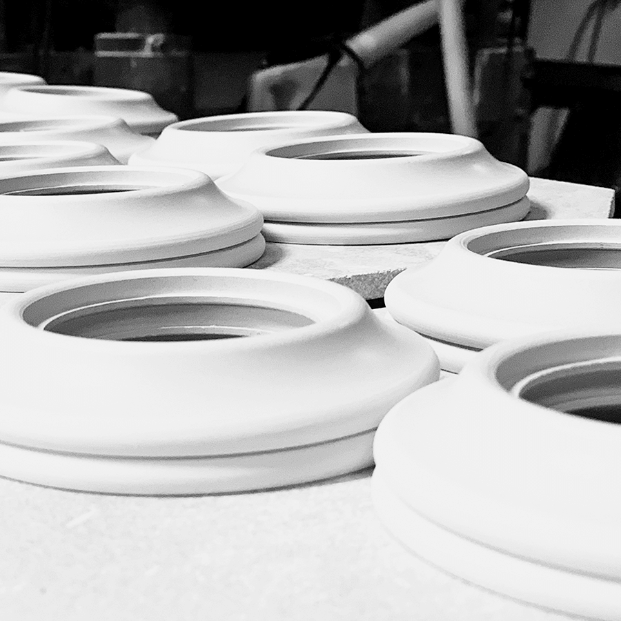 PORCELAIN WALL CABLE GLAND SOCKET CARROT - DYKE & DEAN