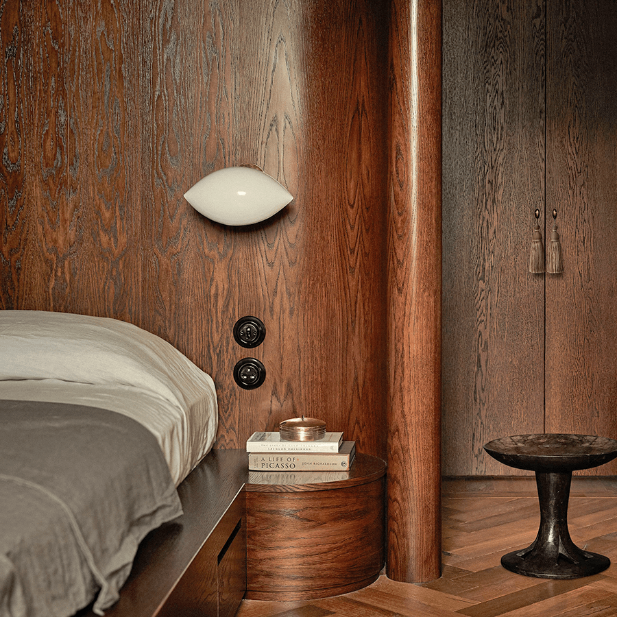 PORCELAIN WALL SOCKET DARK BLUE UK - DYKE & DEAN