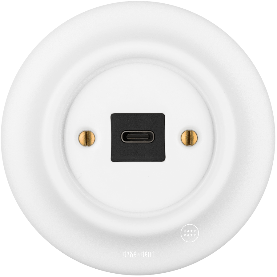 PORCELAIN WALL USB - C CHARGER SOCKET MATT WHITE - DYKE & DEAN
