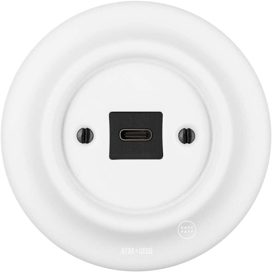 PORCELAIN WALL USB - C CHARGER SOCKET MATT WHITE - DYKE & DEAN