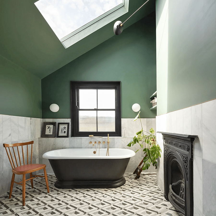 SHABBY ENAMEL CAST IRON BATHTUB COLOUR - DYKE & DEAN