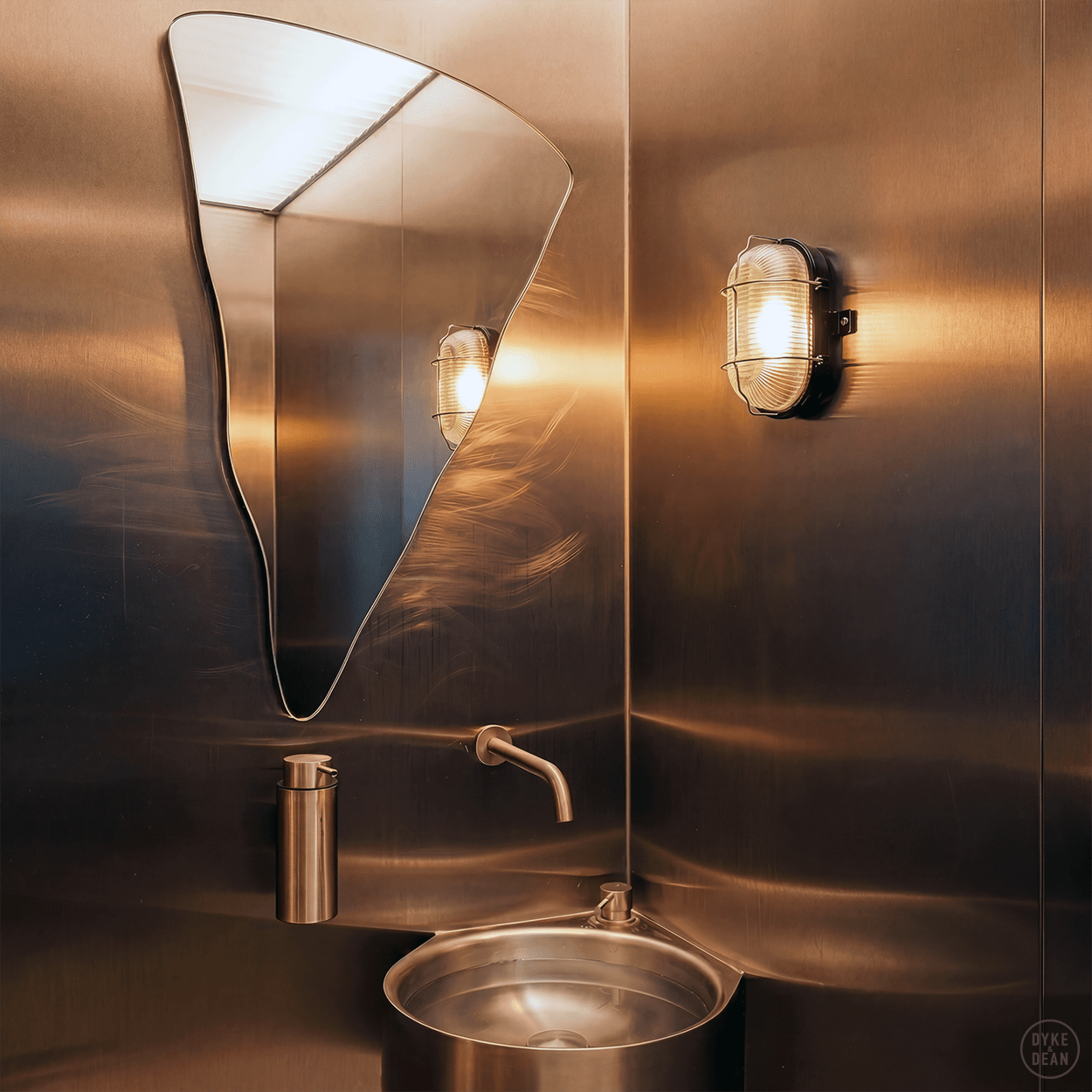 SMALL BLACK WATERPROOF BULKHEAD WITH CAGE - DYKE & DEAN