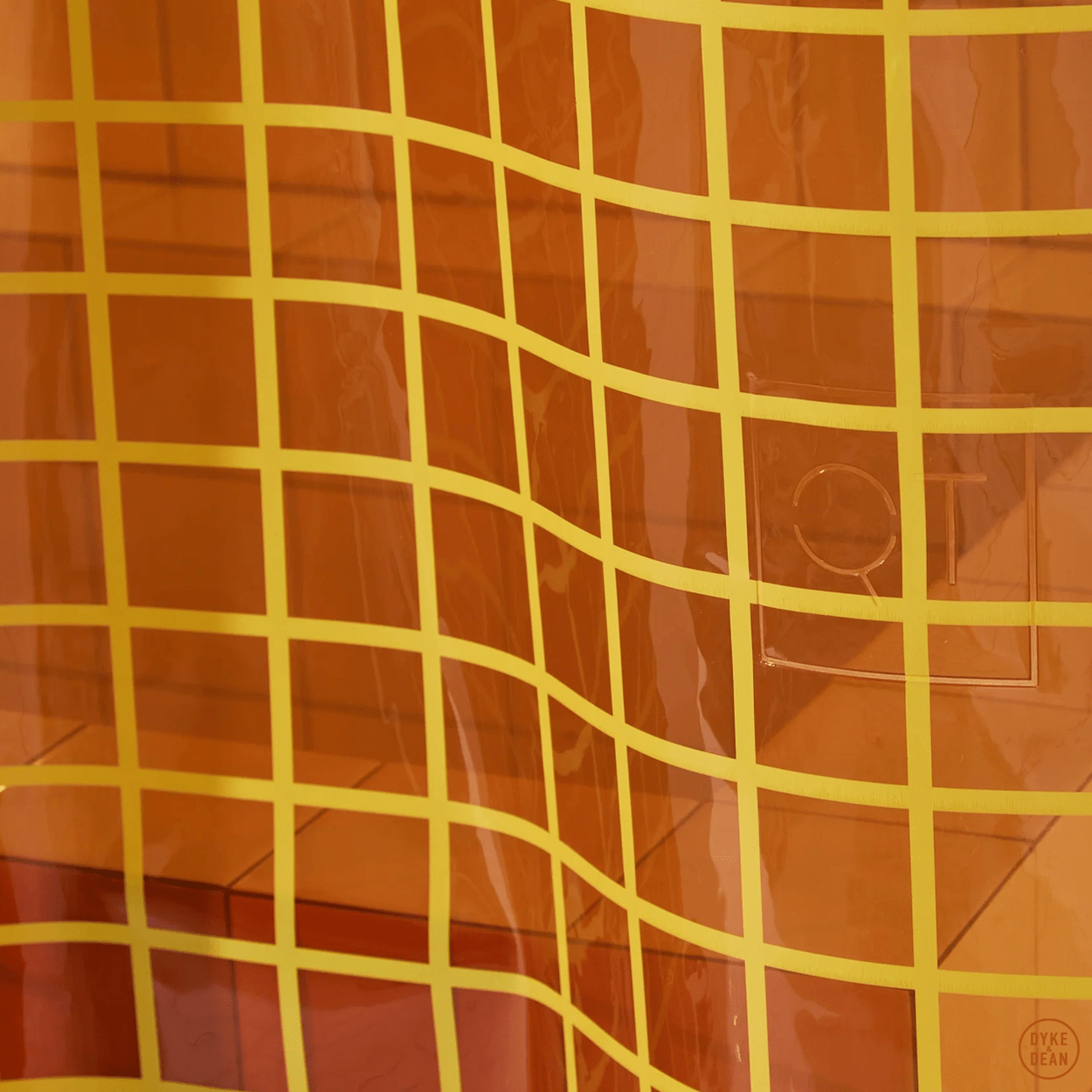 SUN SHOWER GRID CURTAIN HONEY - DYKE & DEAN