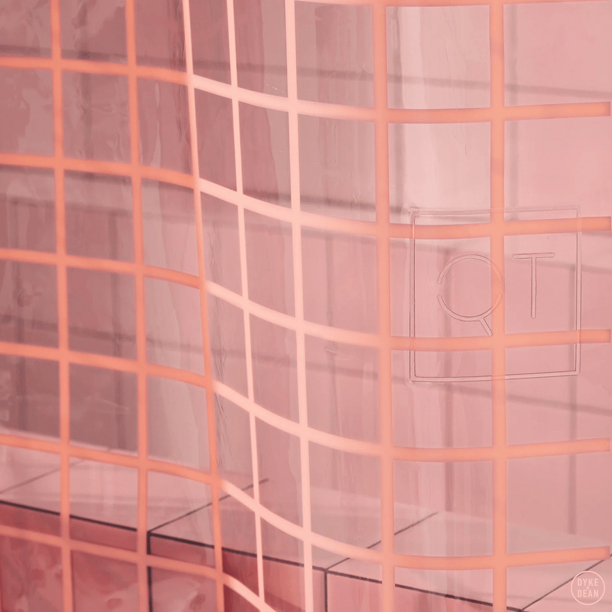 SUN SHOWER GRID CURTAIN ROSE - DYKE & DEAN