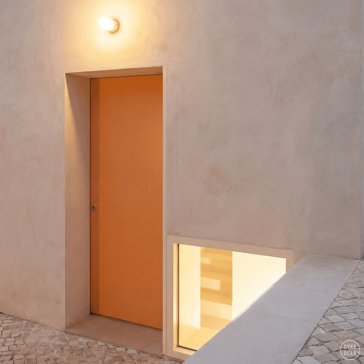 WHITE PORCELAIN CLEAR WATERPROOF WALL LIGHT - DYKE & DEAN