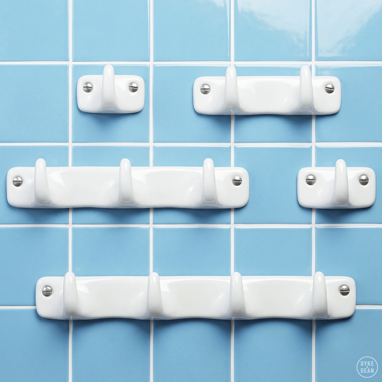 WHITE PORCELAIN HOOK 3 - DYKE & DEAN