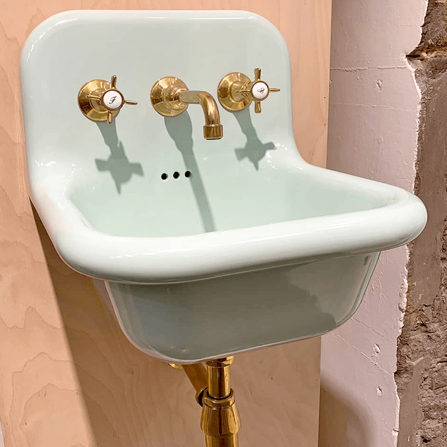 CERAMIC MOUNTED SMALL SINK - DYKE & DEAN