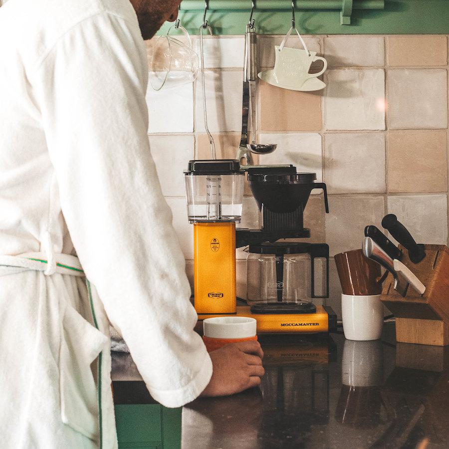 MOCCAMASTER COFFEE BREWER MUSTARD - DYKE & DEAN